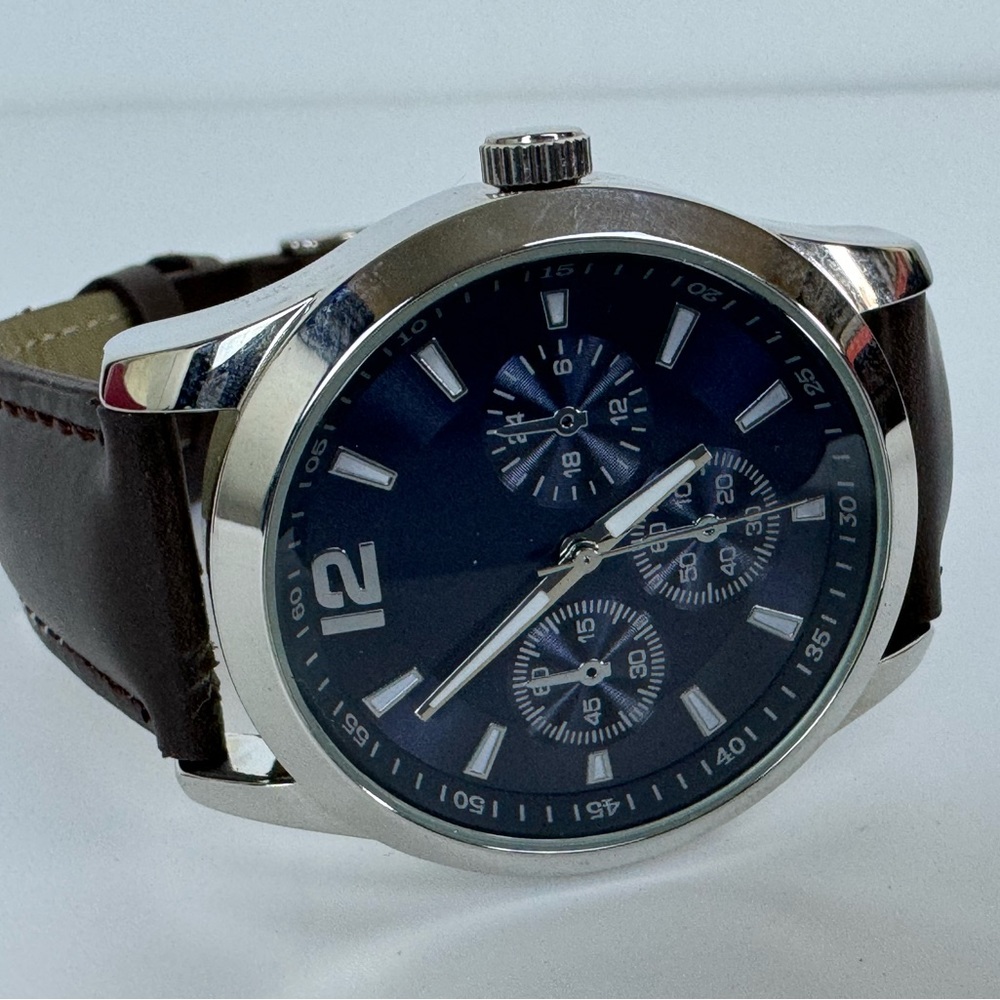 Men’s Watch - Picture 3 of 9